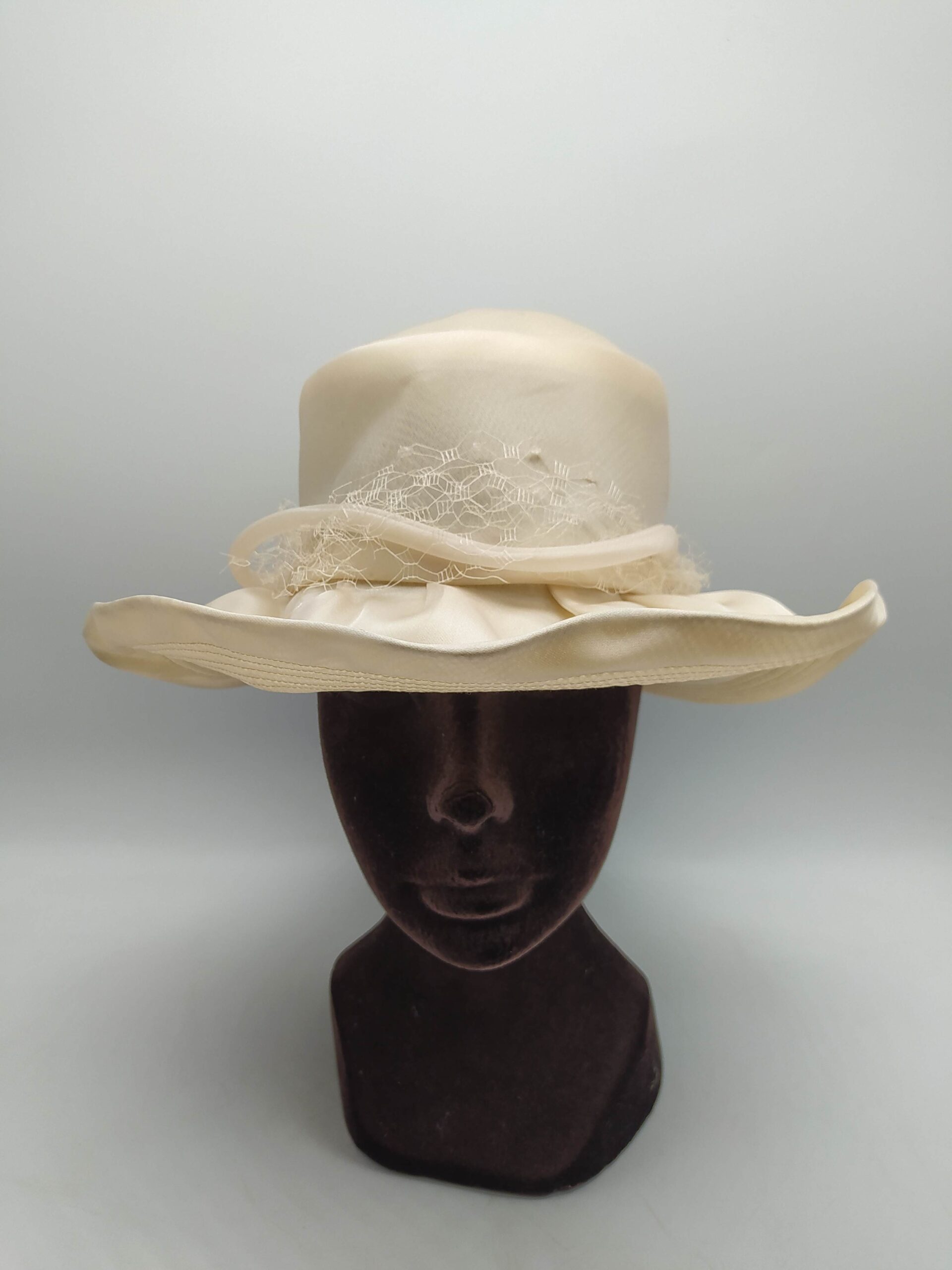 Cappello di organza