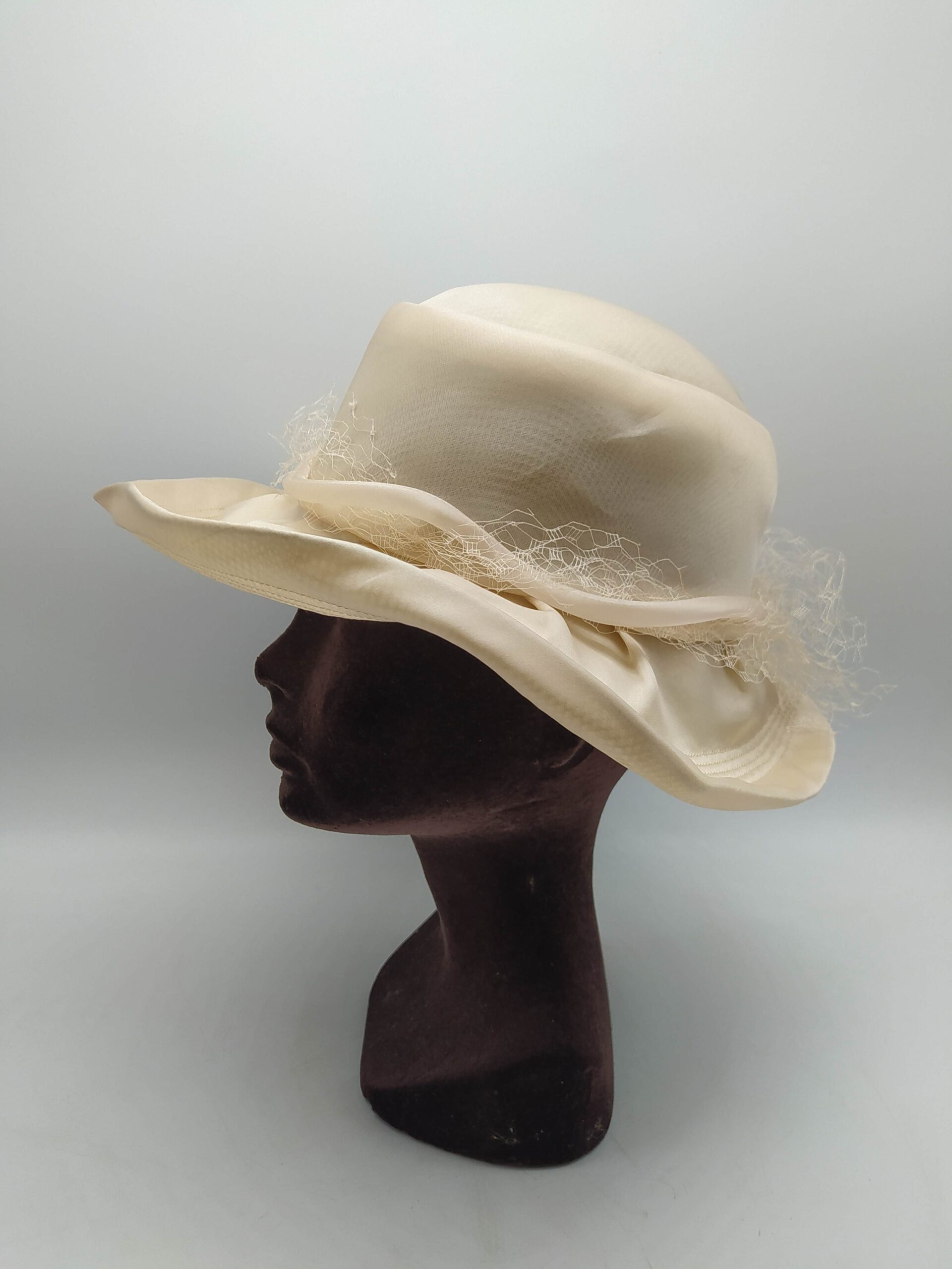 Cappello di organza