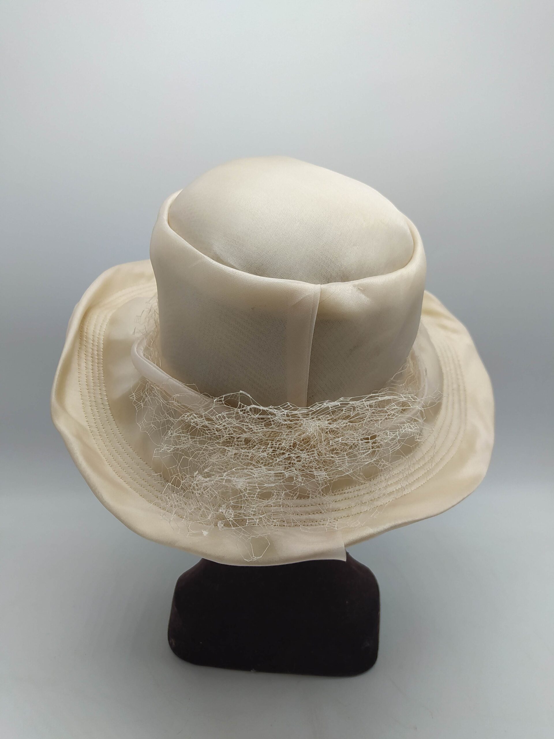 Cappello di organza