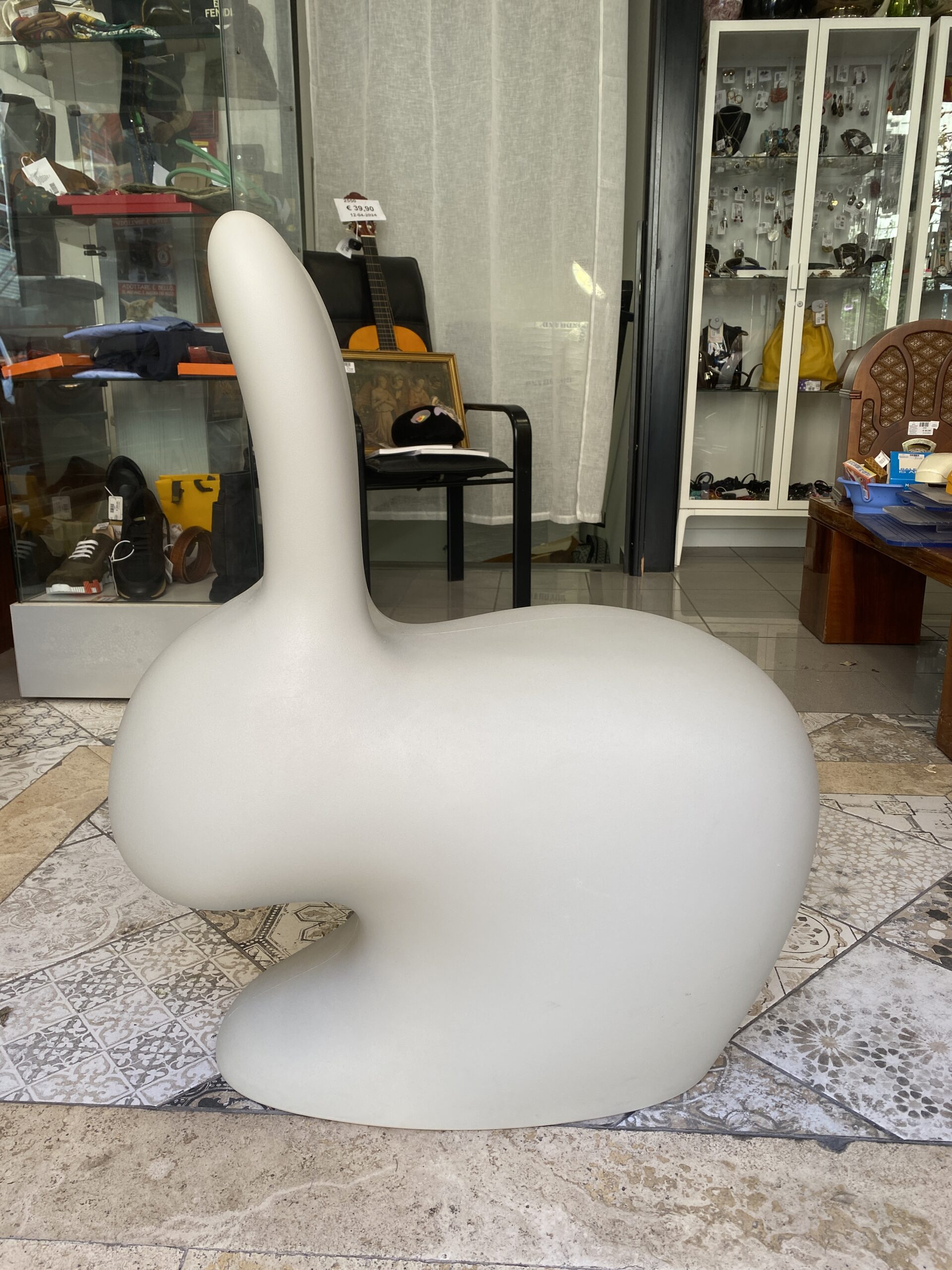 Queeboo Rabbit Chair