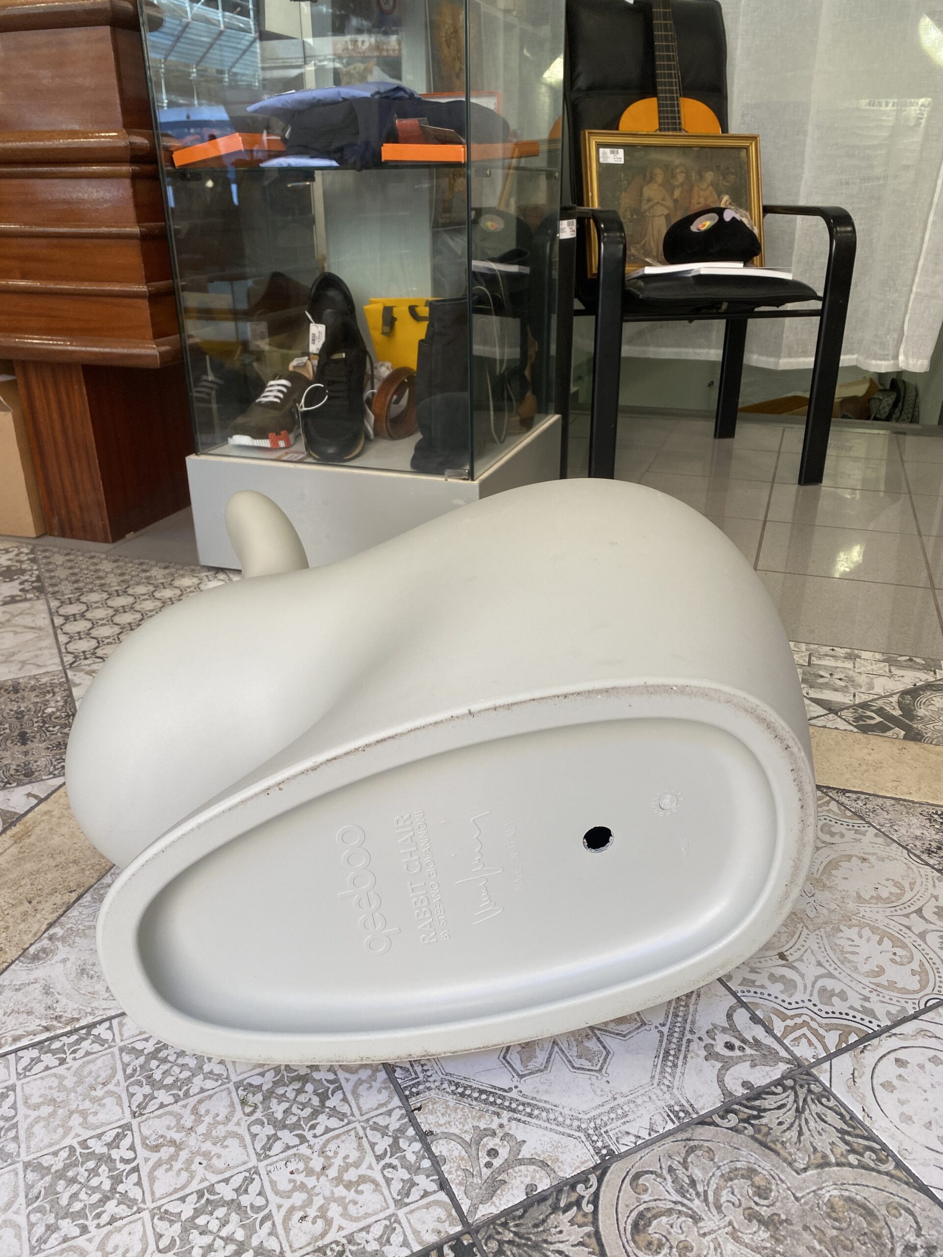 Queeboo Rabbit Chair