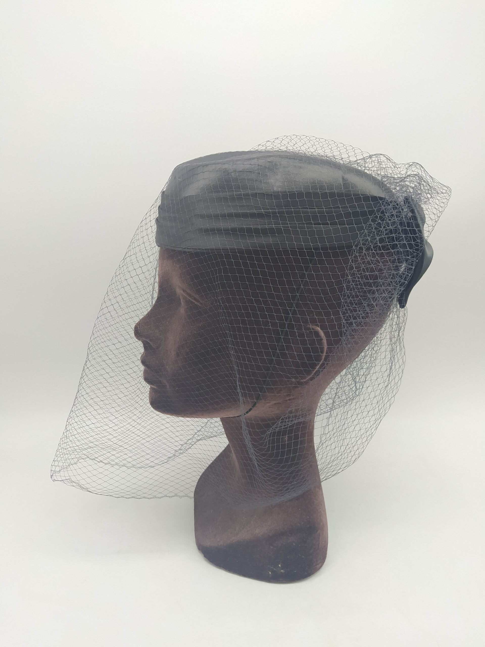 Vintage hat with net